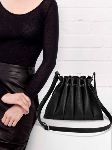 Gretchen Pouch 'Fan' in Black