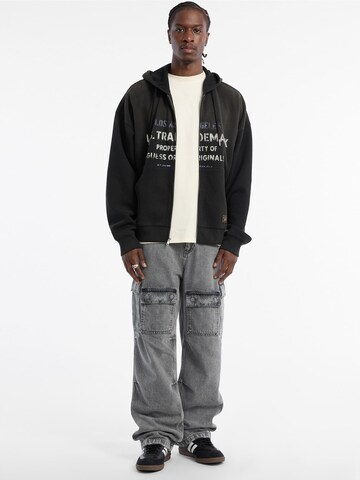 GUESS Sweatjacke in Schwarz