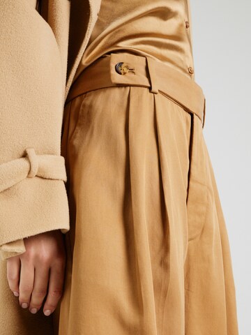 Banana Republic Loosefit Shorts in Beige