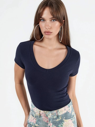 Busem Shirt in Blue: front