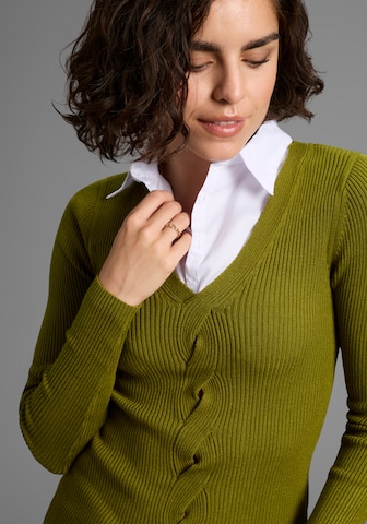 LAURA SCOTT Sweater in Green