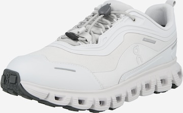 On Σνίκερ χαμηλό σε γκρι: μπροστά