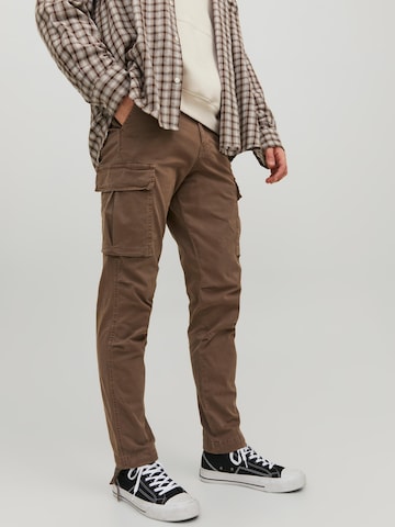 JACK & JONES Regular Cargobroek 'Ace Tucker' in Grijs: voorkant