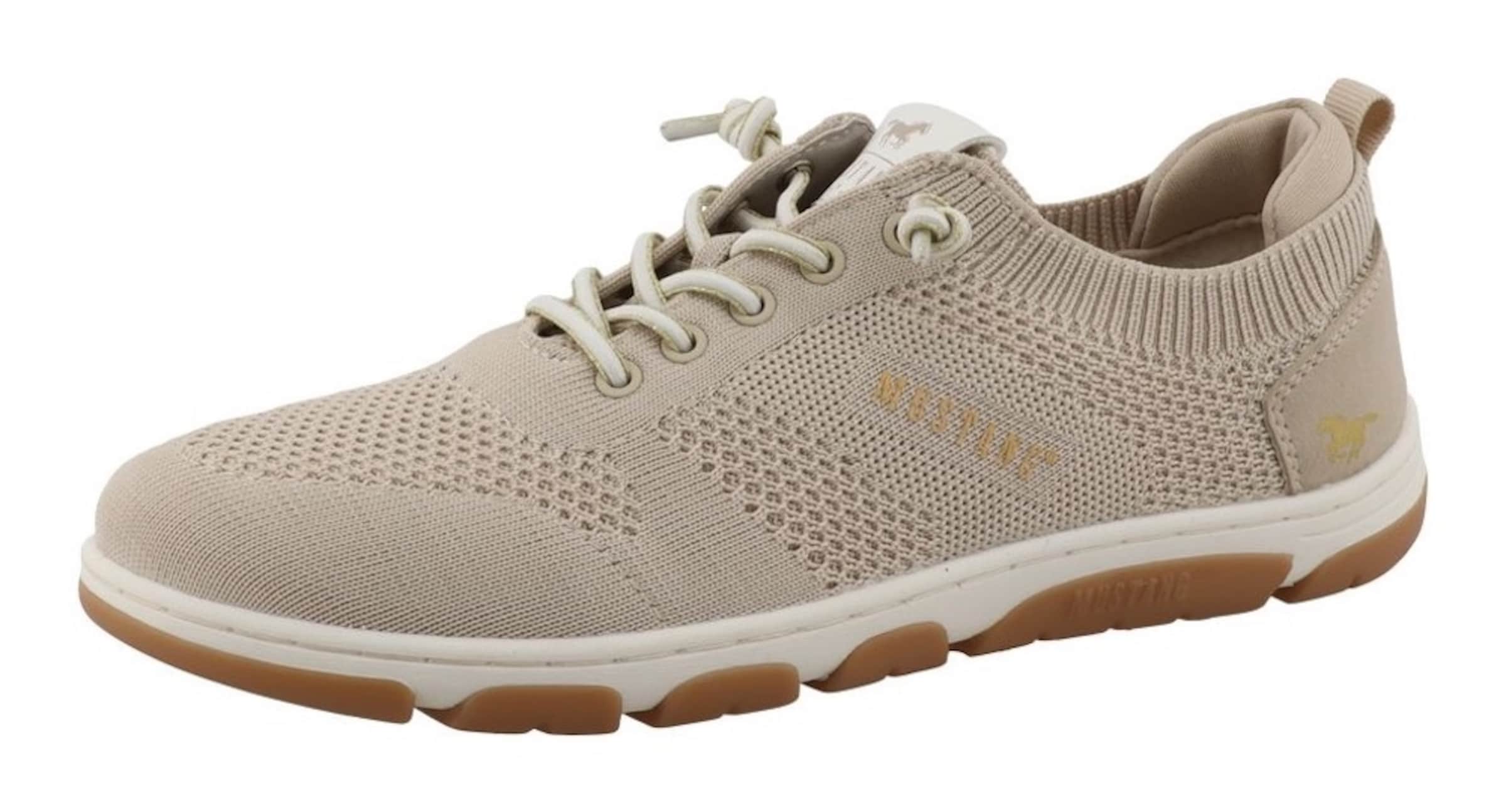 MUSTANG Slip-Ons in Beige: front