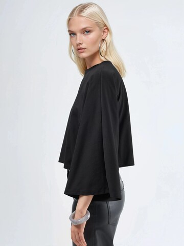 Busem - Blusa em preto