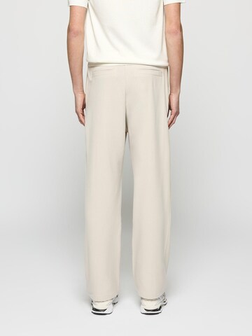 Burocs Wide leg Pleat-Front Pants in Beige