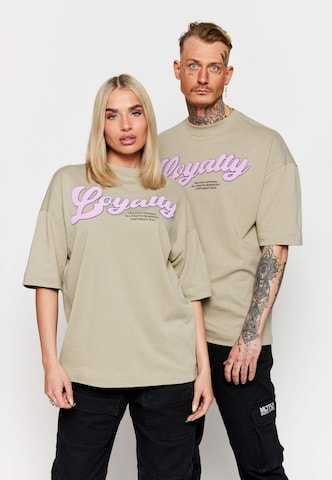 Multiply Apparel T-shirt 'Loyalty Puff' i brun: framsida
