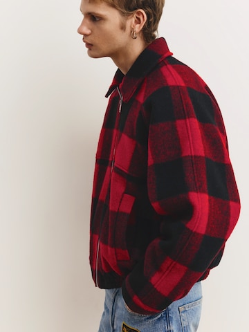 Pull&Bear Kurtka przejściowa w kolorze czarny: przód