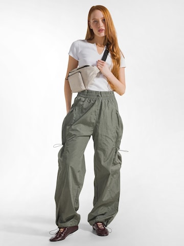Tapered Pantaloni cargo di DEHA in verde