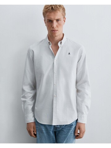 Coupe slim Chemise Scalpers en blanc : devant