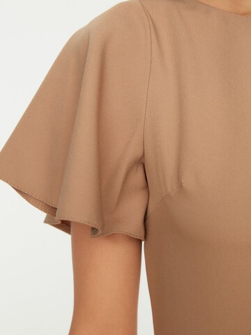 Trendyol Kleid in Braun
