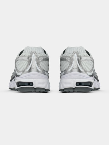 Nike Sportswear - Zapatillas deportivas bajas 'Air Max Moto 2K' en gris