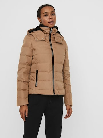 VERO MODA Winter Jacket in Brown: front