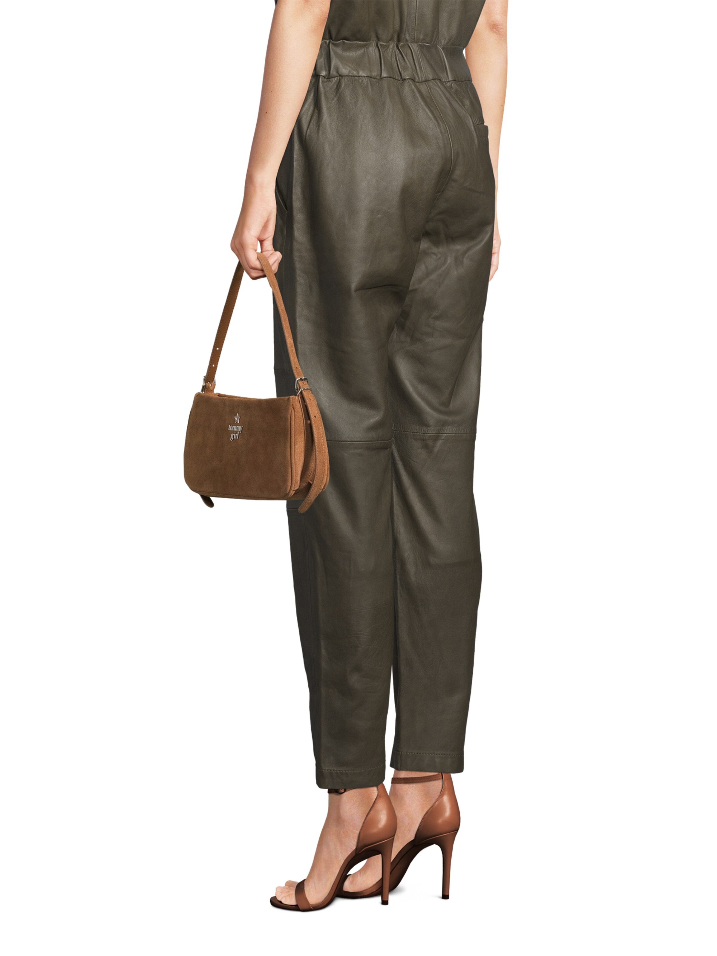 Tommy Jeans Чанта за през рамо в кафяво: отпред