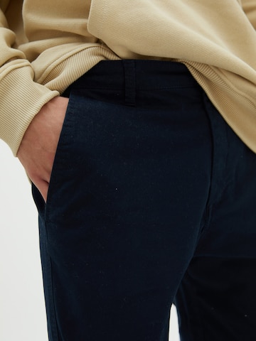 Pull&Bear Normální Chino kalhoty – modrá