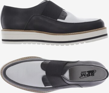 SPM Flats & Loafers in 39 in Black: front