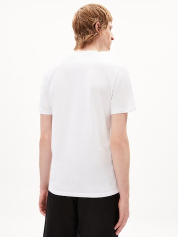 T-Shirt 'James' ARMEDANGELS en blanc