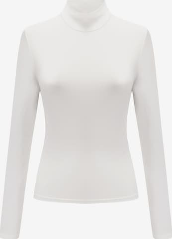 Maglietta di SASSYCLASSY in bianco: frontale