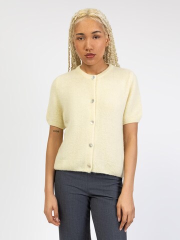 BROKE + SCHÖN Strickjacke 'Kurzarm Strickjacke'‌‌‌‌‌‌‌ in Gelb: Vorderseite