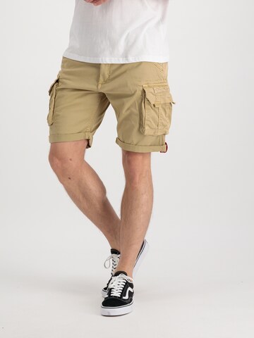 regular Pantaloni cargo di ALPHA INDUSTRIES in beige: frontale