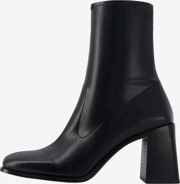 Bershka Bootie in Black