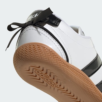 ADIDAS SPORTSWEAR - Sapatilhas 'Grand Court' em branco