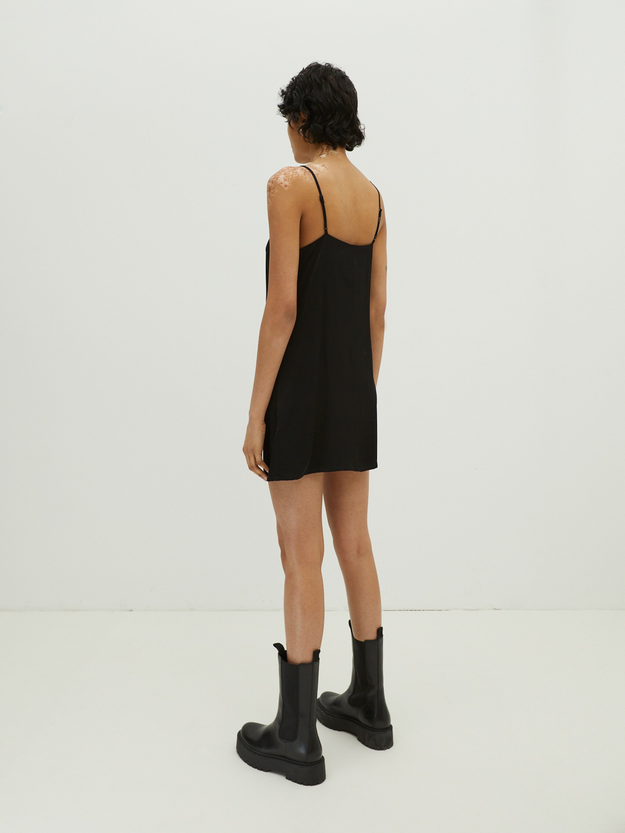 EDITED Producten Jurk 'Brielle' Zwart