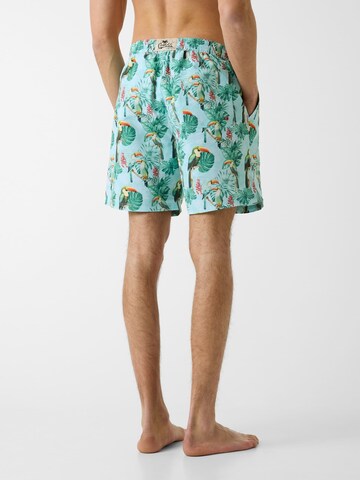 GUESS Board Shorts in Green