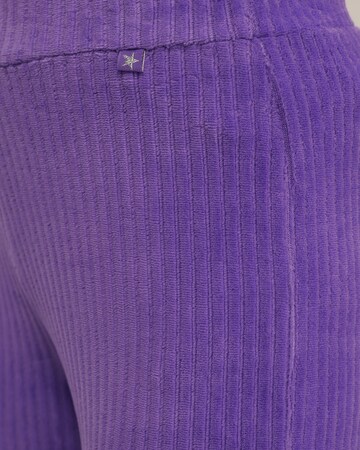 WE Fashion Flared Leggings i lila