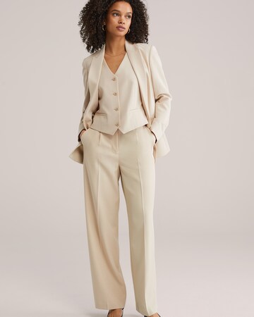 WE Fashion Regular Veckad byxa i beige