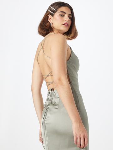 Rochie de seară de la MAGIC NIGHTS pe verde