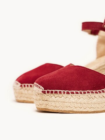 Sandalo 'Alpargata Cuña 8 cm' di Alhamas in rosso