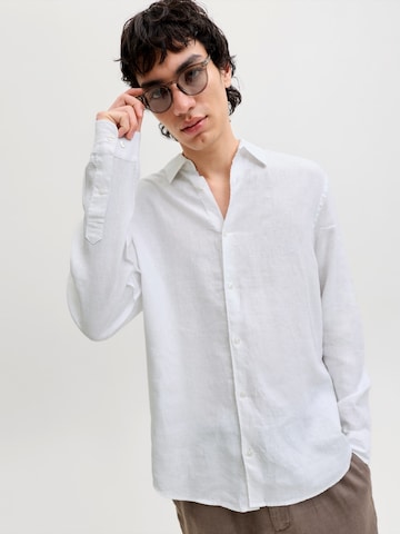 Coupe regular Chemise 'JPRBLALAWRENCE' JACK & JONES en blanc