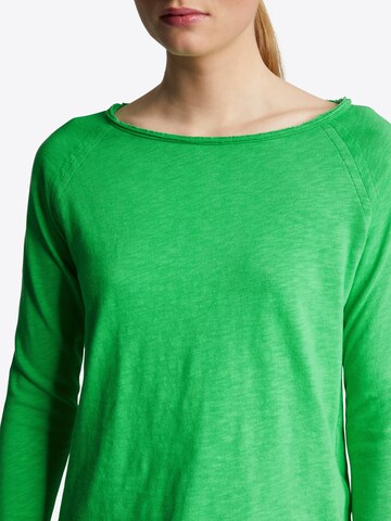 Tricou de la Rich & Royal pe verde