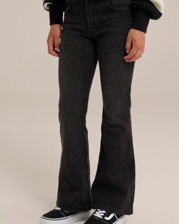 WE Fashion Flared Jeans 'Meisjes' in Zwart: voorkant