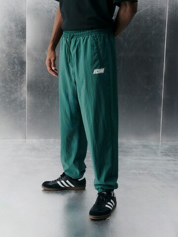 FCBM Tapered Trousers 'Enzo' in Green: front