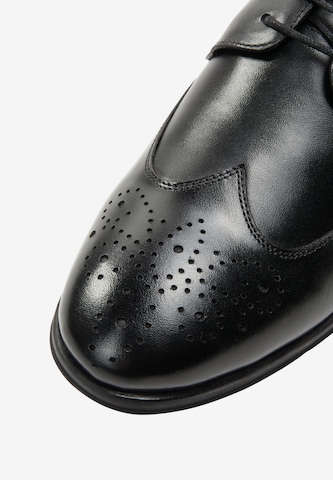 DreiMaster Klassik Обувки с връзки в черно