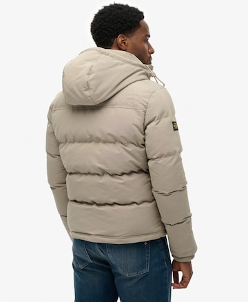 Superdry Tussenjas in Beige