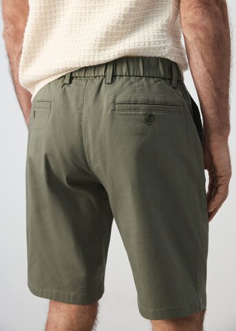 MANGO MAN Regular Shorts 'Gracia' in Grün