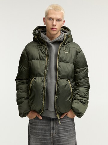Veste d’hiver Pull&Bear en vert : devant