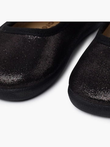 Chaussure basse Pisamonas en noir