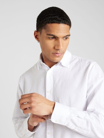 Coupe slim Chemise SELECTED en blanc