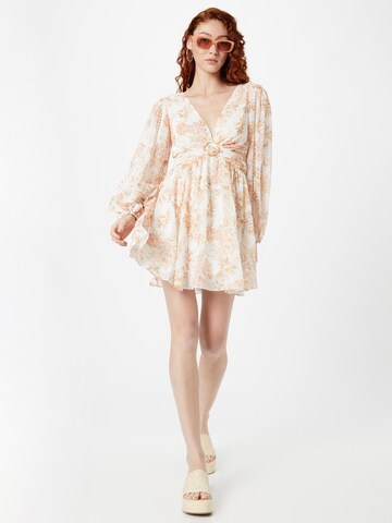 Robe 'Billie' Forever New en beige