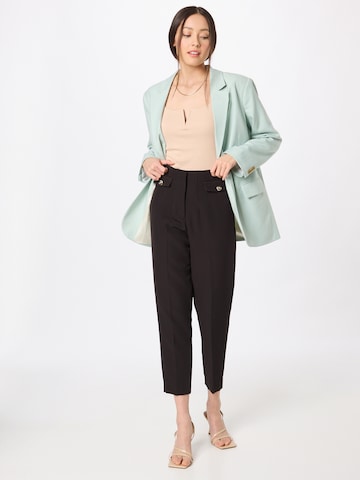 River Island Tapered Παντελόνι με τσάκιση σε καφέ
