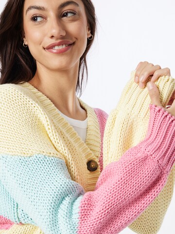 Cardigan 'Briella' Gina Tricot en mélange de couleurs