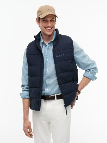 Gilet TOMMY HILFIGER en bleu : devant