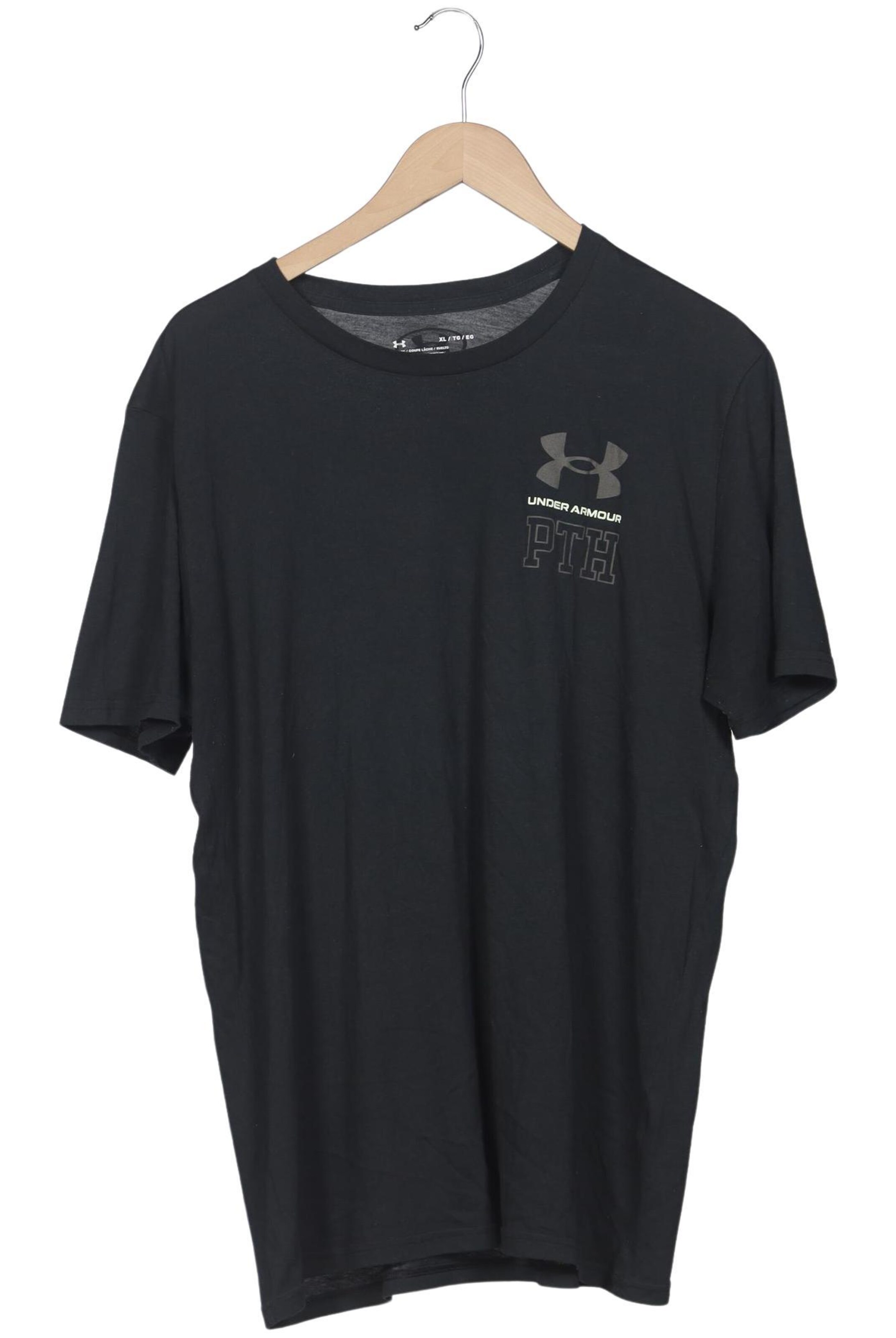 UNDER ARMOUR Shirt in XL in Black: front