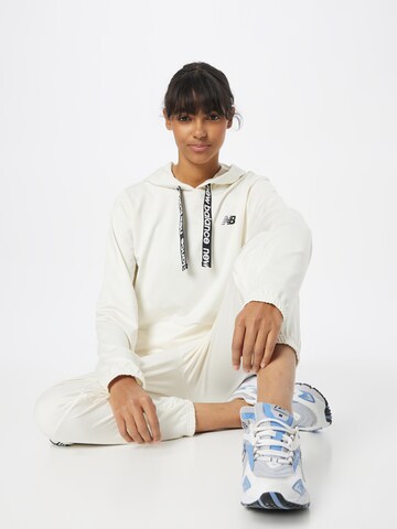 new balance Athletic Sweatshirt 'Relentless' in White