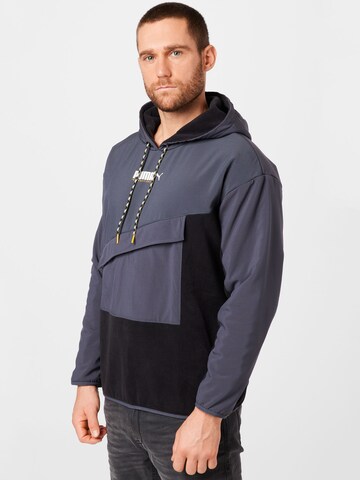 Pull-over PUMA en gris : devant