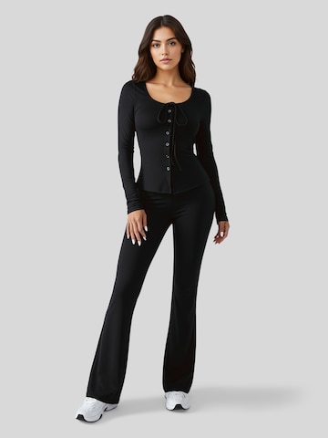 Completo pantalone 'Women Set' di LapaPlus in nero: frontale